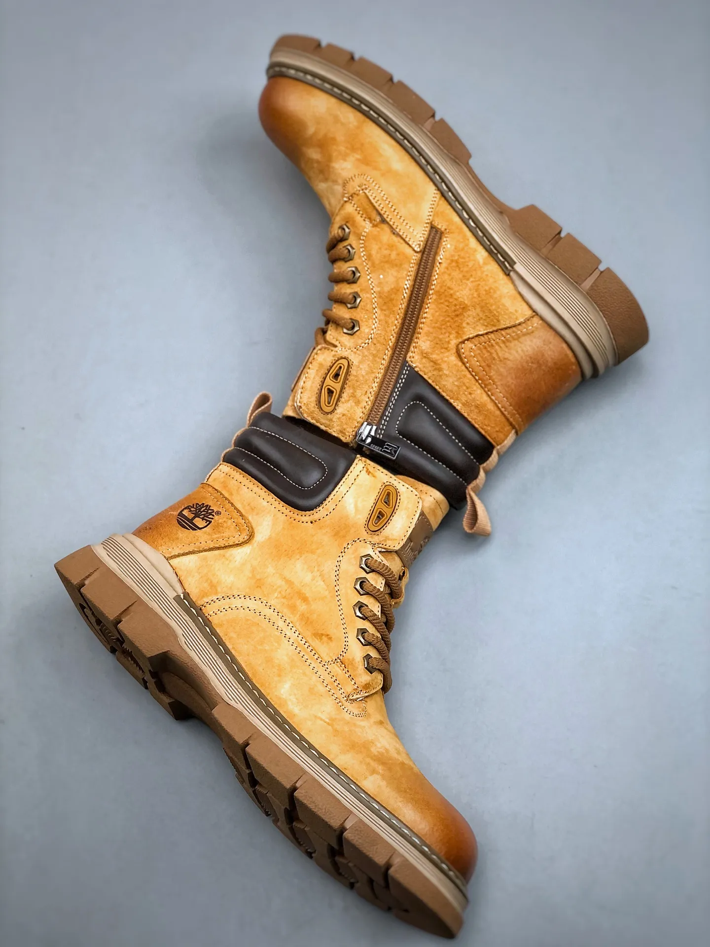 Welfare special price💰480 Timberland Timberland/Timberland new autumn and winter products (plush lining🔥warm and heat-locking) autumn and winter must-have outdoor casual rhubarb boots series #Guangdong Dachang quality original box original packaging fashion trend matching the fabric is made of Italian 🇮🇹 top frosted fine-grained cowhide with anti-odor and anti-corrosion genuine leather latex insoles. The outsole and hardware are all made from raw materials of the original factory. They are the same as the original Goodyear never-opening process. Good products do not kill pigs. The quality of the first order is strictly controlled. Exclusively released on the entire network. There is no doubt about the quality. The whole set of official website unified packaging gives you a perfect wearing experience. The quality is exquisite and durable. A must-have for sportsmen. Specially designed to prevent handsomeness. High-quality and first-class foot feel. Specially used for outdoor cold protection this winter. Daily casual matching. Size: 38 39 40 41 42 43 44 (leather shoe size)
